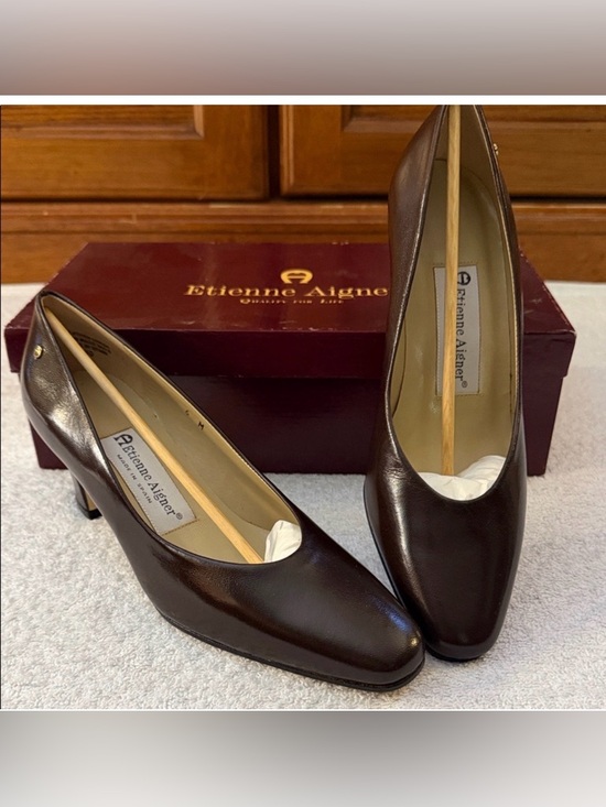Etienne Aigner Shoes - NWT VTG Etienne Aigner Taylor Truffle Spain Leather Mid-Heel Pumps 90s Office
